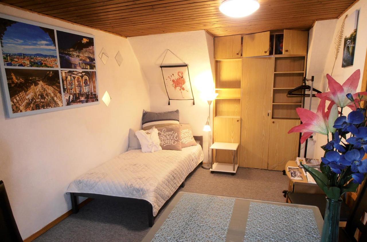 Romantik&business Messe Und Stadthalle Graz, Netflix, Nespresso Apartment Graz